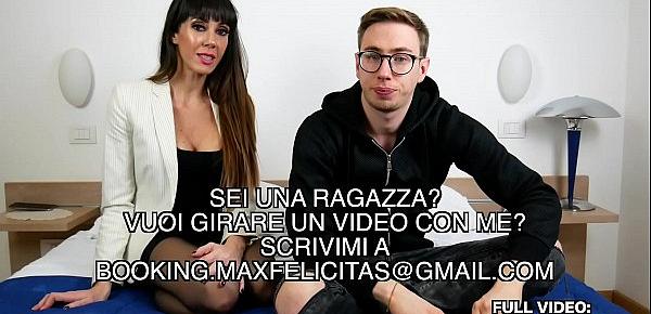  IL PORNOATTORE ITALIANO MAX FELICITAS SCOPA LA MAESTRA DELLE SUPERIORI MILF SOFIA STAR